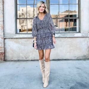 Express Tiered Ruffle Skirt Smocked Waist Mini Dress‎ Abstract Print V-Neck Sz M